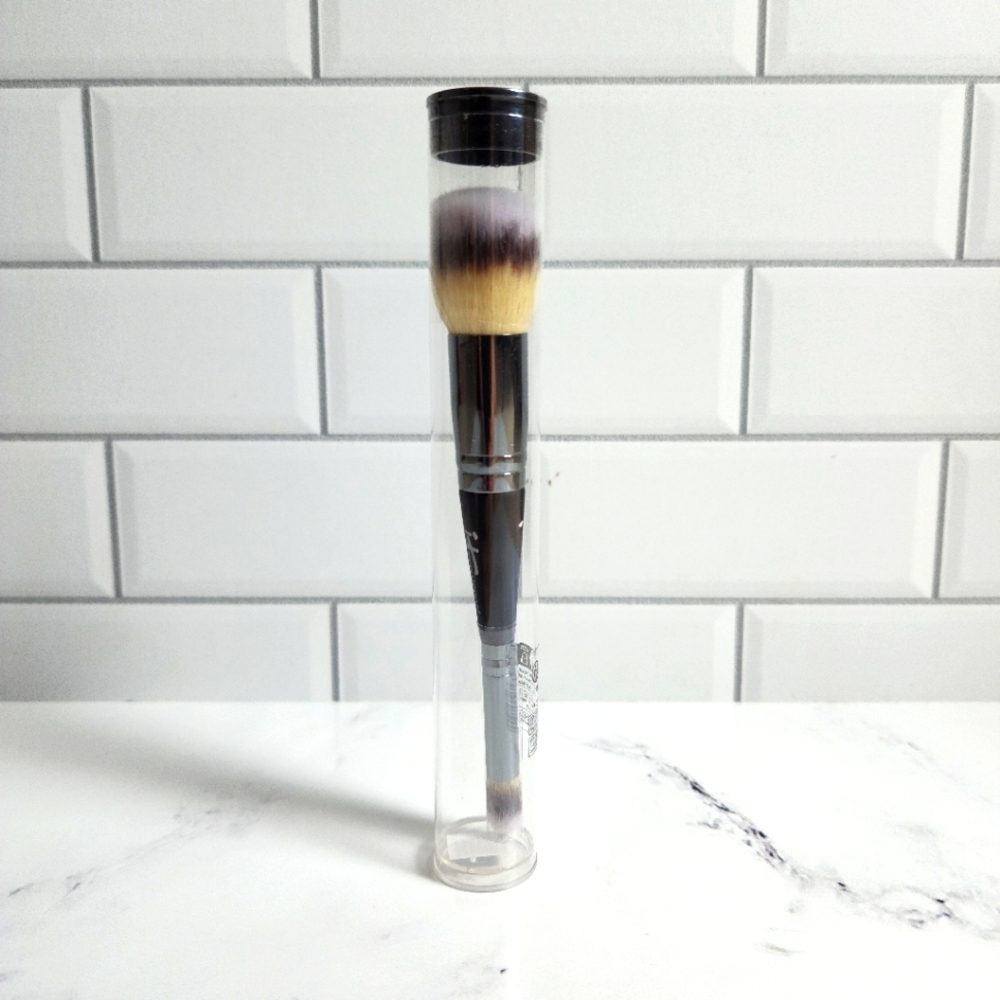 It Cosmetics Heavenly Luxe Complexion Perfection Brush #7